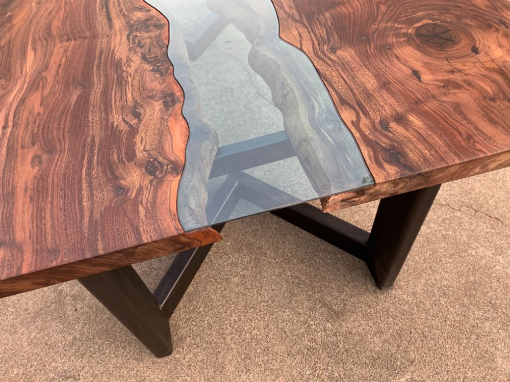 Outdoor Use of Resin Tables What You Need to Know